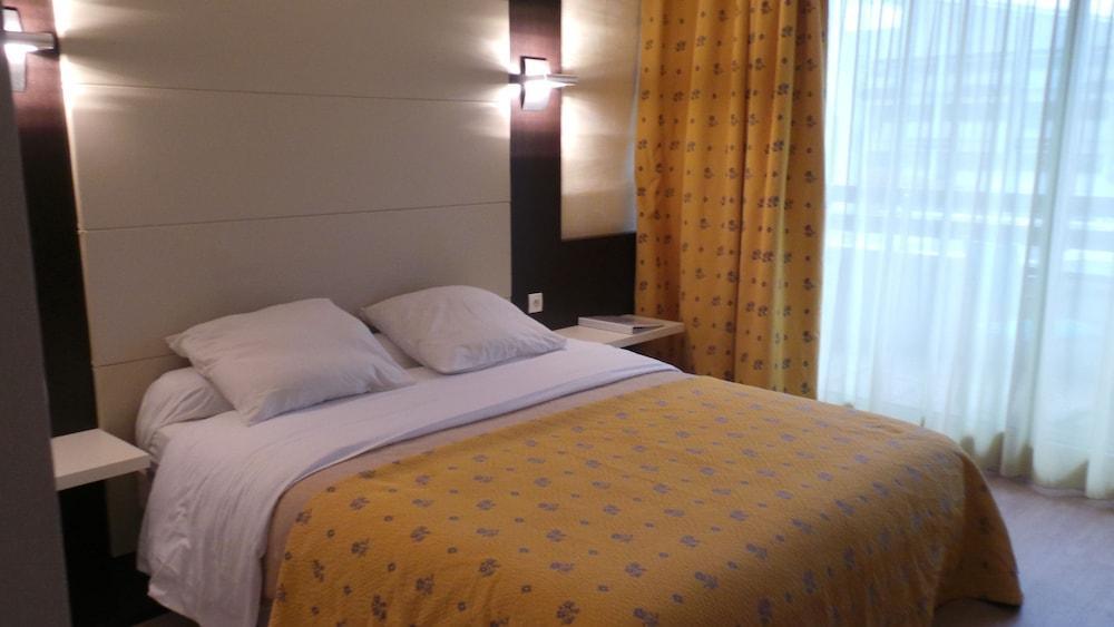 ดิ ออริจินัล ซิตี้ โฮเทล กาแล็กซี สนามบินนีซ Hotel แซ็งต์-โลร็อง-ดู-วาร์ ภายนอก รูปภาพ