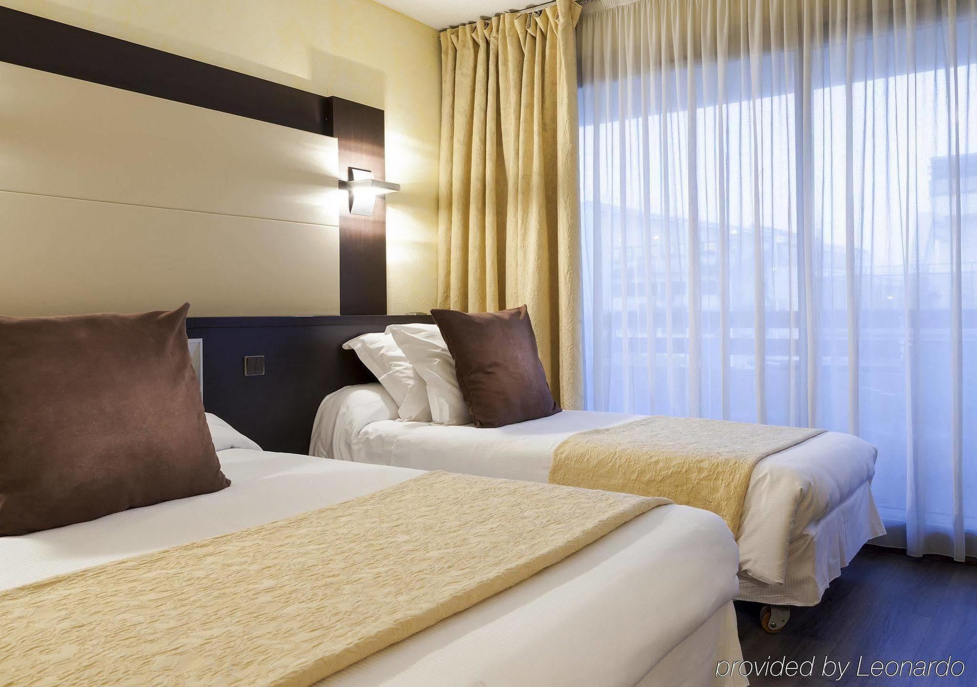 ดิ ออริจินัล ซิตี้ โฮเทล กาแล็กซี สนามบินนีซ Hotel แซ็งต์-โลร็อง-ดู-วาร์ ภายนอก รูปภาพ