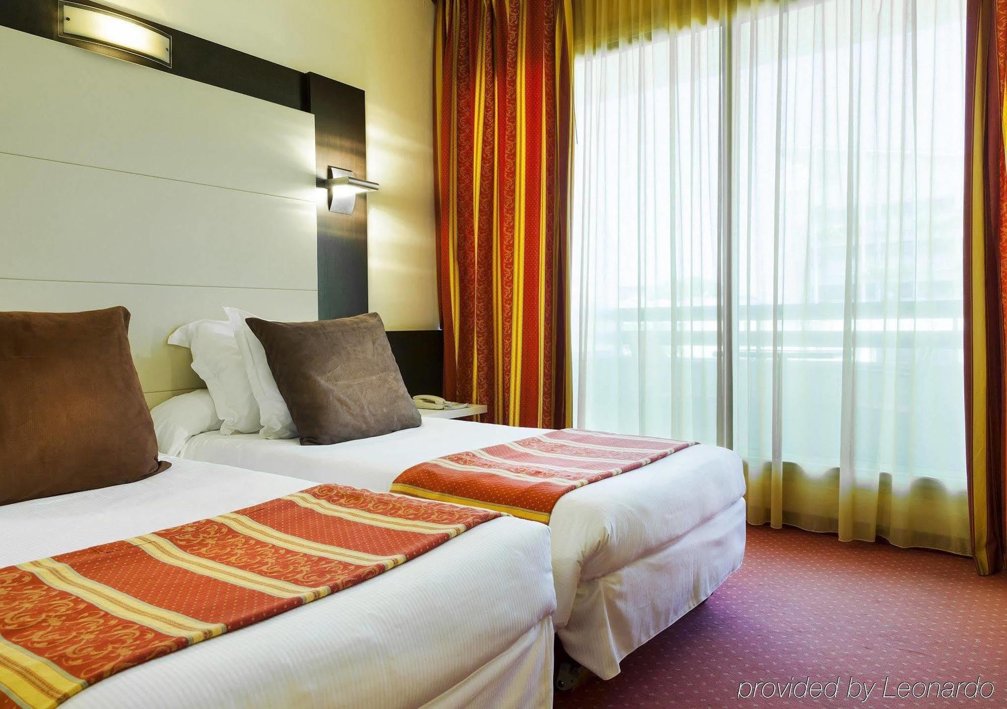 ดิ ออริจินัล ซิตี้ โฮเทล กาแล็กซี สนามบินนีซ Hotel แซ็งต์-โลร็อง-ดู-วาร์ ภายนอก รูปภาพ